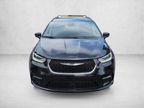 Brilliant Black Crystal Pearlcoat 2022 Chrysler Pacifica Touring L