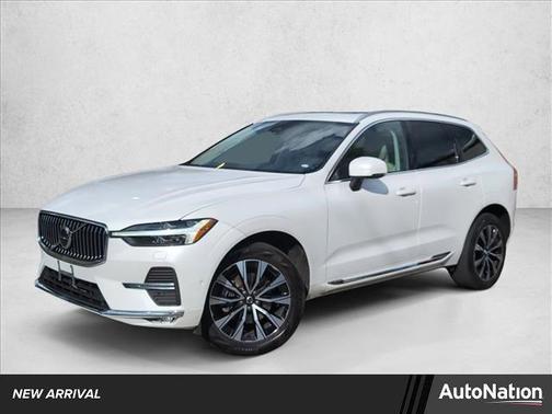 Crystal White Metallic 2023 Volvo XC60 B5 Plus Bright Theme