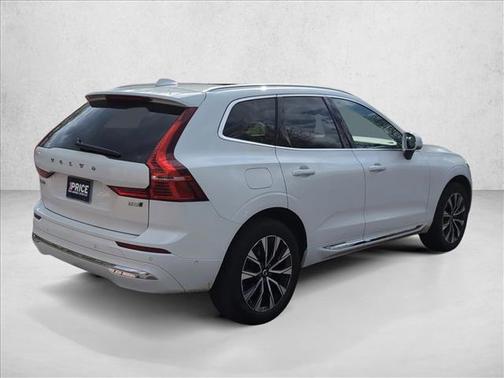 Crystal White Metallic 2023 Volvo XC60 B5 Plus Bright Theme