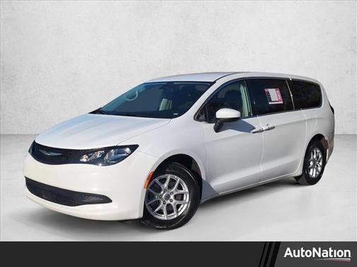 2022 Chrysler Voyager LX