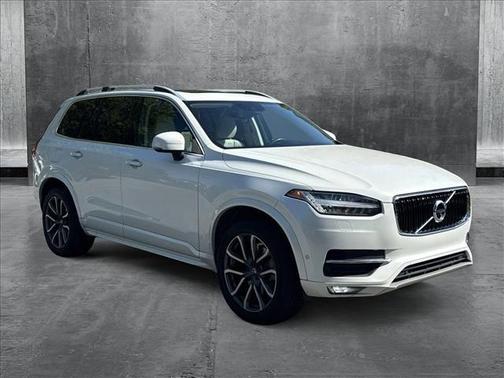 2019 Volvo XC90 T6 Momentum