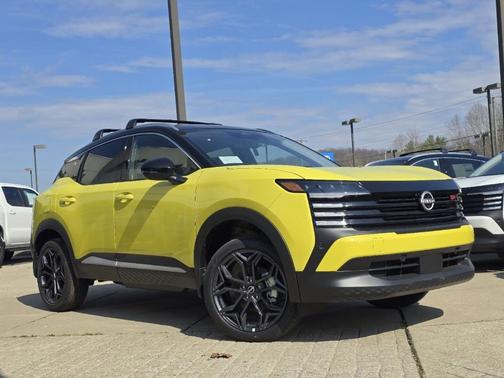 2t Ylw Blk Roof 2026 Nissan Kicks SR