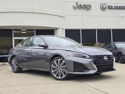 2025 Nissan Altima SL