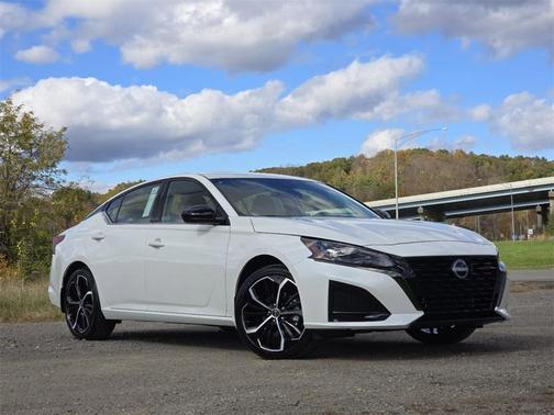 2025 Nissan Altima SR