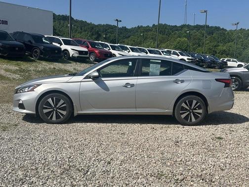 2021 Nissan Altima 2.5 SV