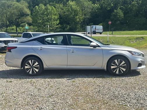2021 Nissan Altima 2.5 SV