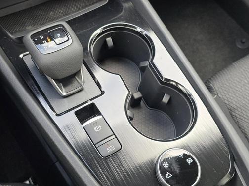 Everest White P 2026 Nissan Rogue SV