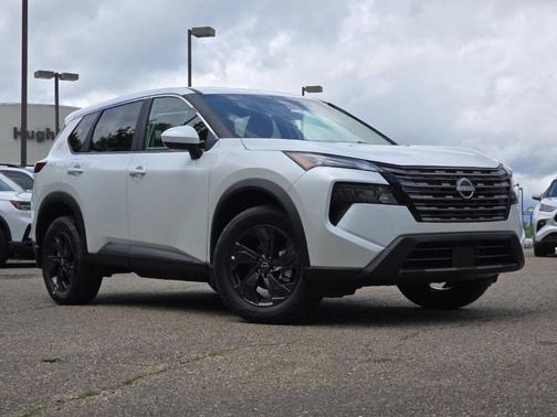 Everest White P 2026 Nissan Rogue SV