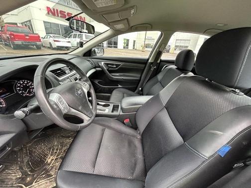 2016 Nissan Altima 2.5 SR