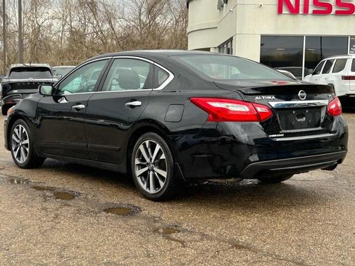 2016 Nissan Altima 2.5 SR