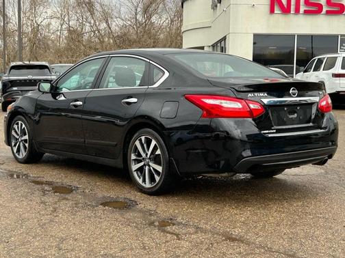 2016 Nissan Altima 2.5 SR