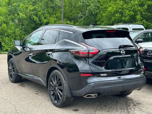 Black 2024 Nissan Murano SV