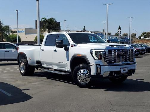 2026 GMC Sierra 3500 Denali