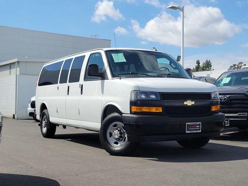 2020 Chevrolet Express 3500 LS