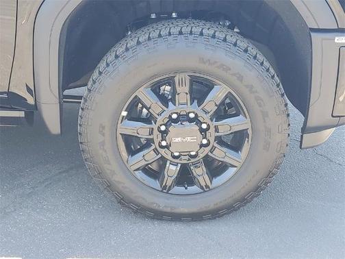 2025 GMC Sierra 2500 AT4