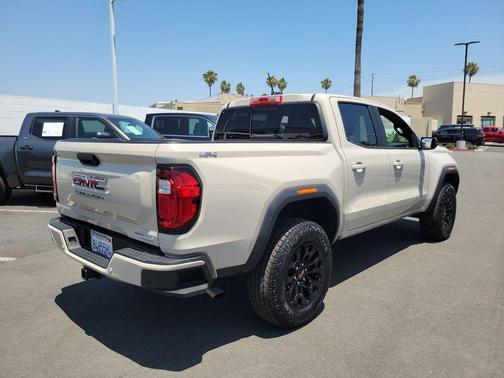 Dune 2026 GMC Canyon Elevation
