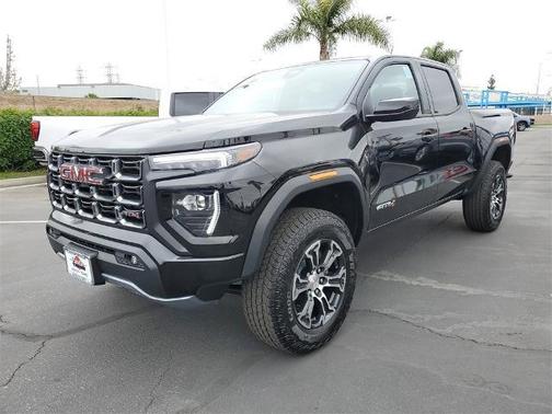2025 GMC Canyon AT4