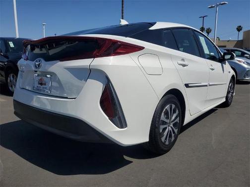 2021 Toyota Prius Prime LE