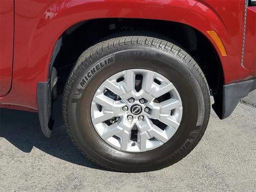 2023 Nissan Frontier SV