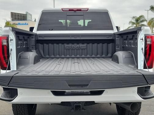Summit White 2026 GMC Sierra 2500 Denali