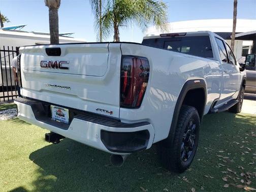 2025 GMC Sierra 2500 AT4
