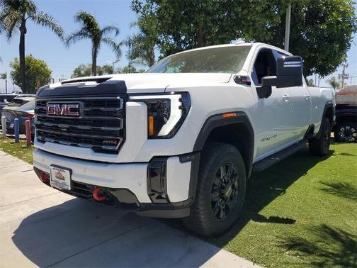 2025 GMC Sierra 2500 AT4