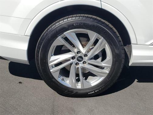 2021 Audi Q7 45 Premium Plus