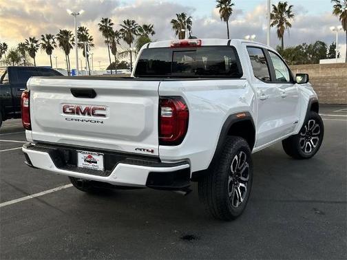 2025 GMC Canyon AT4