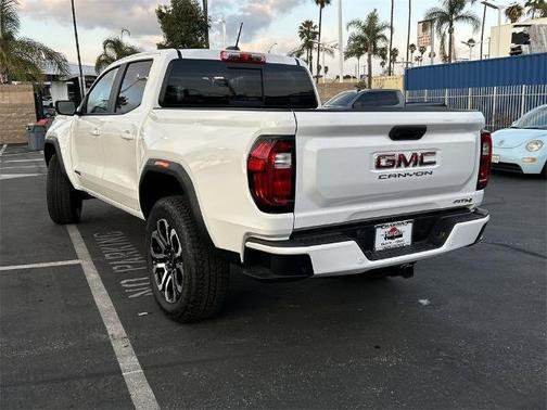 2025 GMC Canyon AT4