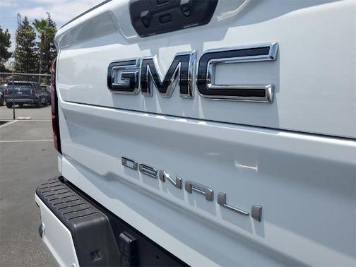 2025 GMC Sierra 2500 Denali Ultimate