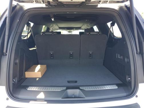 2025 GMC Yukon XL AT4