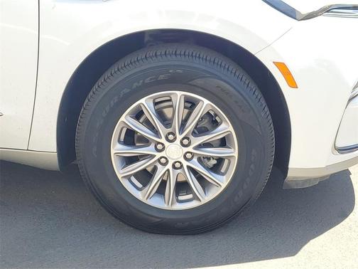2022 Buick Enclave Essence