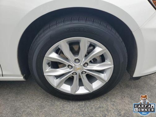 Summit White 2024 Chevrolet Malibu LT