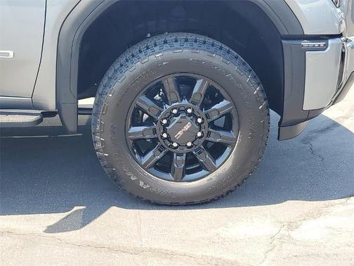 2025 GMC Sierra 2500 AT4