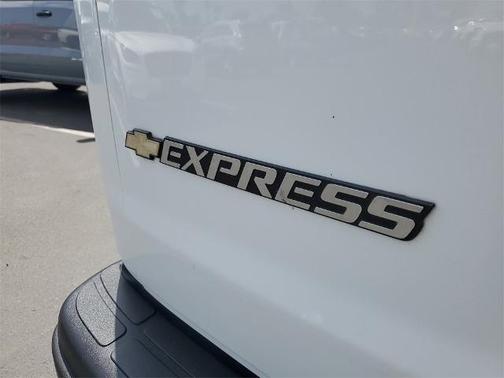 2022 Chevrolet Express 3500 LT