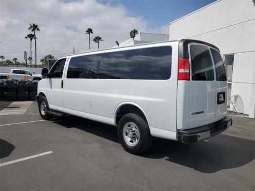 2022 Chevrolet Express 3500 LT