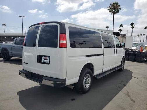 2022 Chevrolet Express 3500 LT