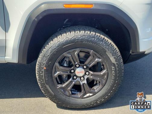 Summit White 2023 GMC Canyon Elevation