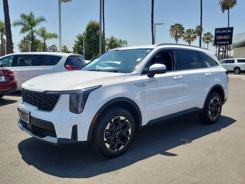 Glacial White Pearl 2024 Kia Sorento S