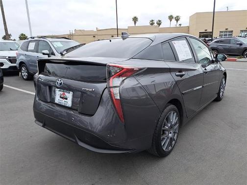 2018 Toyota Prius Four Touring