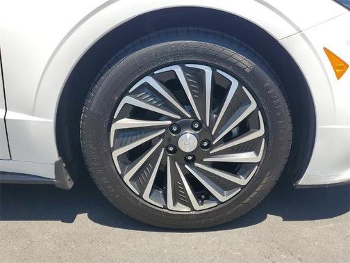 2021 Hyundai SONATA Hybrid Limited