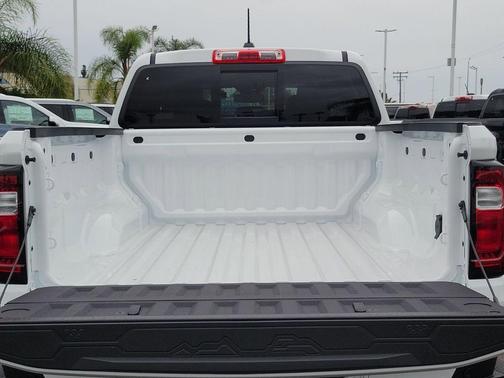 Summit White 2026 GMC Canyon AT4