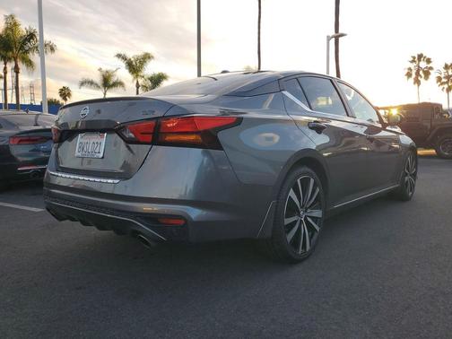 2021 Nissan Altima 2.5 SR