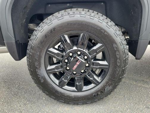 Onyx Black 2026 GMC Sierra 2500 AT4