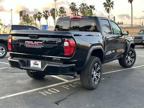 2025 GMC Canyon AT4