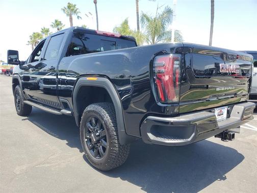 2025 GMC Sierra 2500 AT4