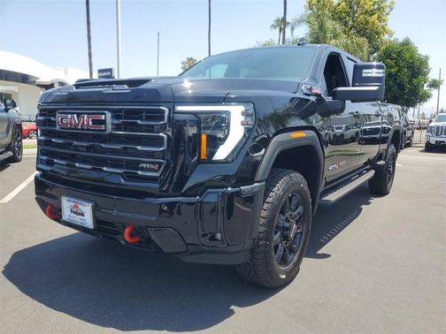 2025 GMC Sierra 2500 AT4