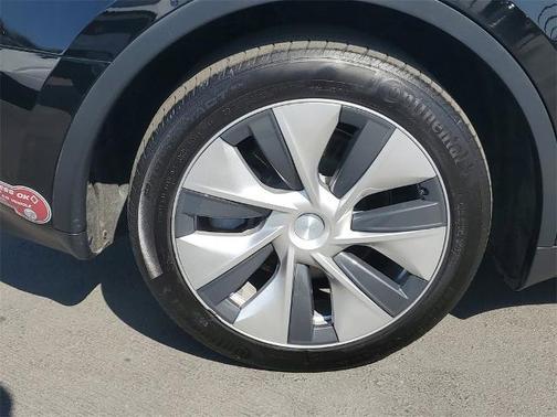 2024 Tesla Model Y Base