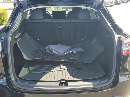 2024 Tesla Model Y Base