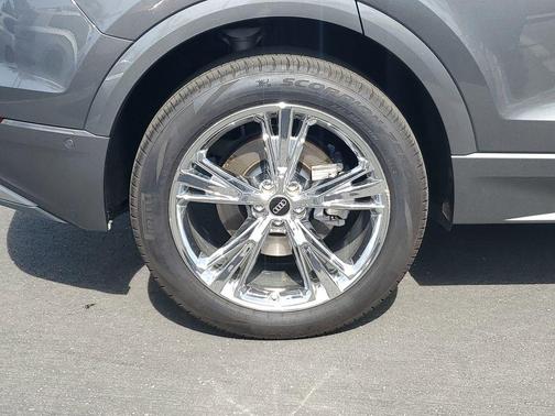 2023 Audi Q8 55 Premium Plus